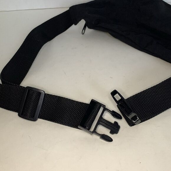 Woolrich Black Logo Front Nylon Fanny Pack Belt Bag - Picture 6 of 9